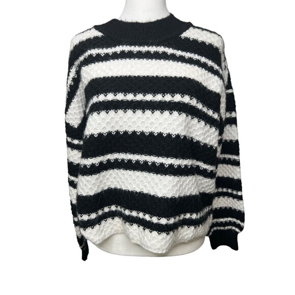 Jessica Simpson Croped Black & White Striped Textured Sweater Large - Picture 3 of 13